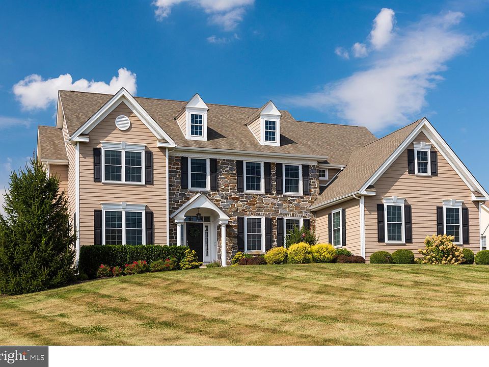 1st image of 31 Cumberland Dr