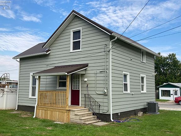 3rd image of 110 E Emerald St