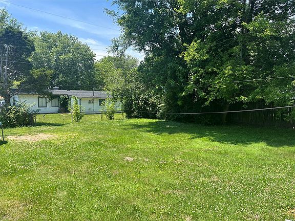 3rd image of 1312 Richard Dr