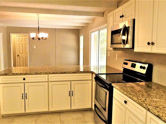 4th image of 4122 Merrywood Dr