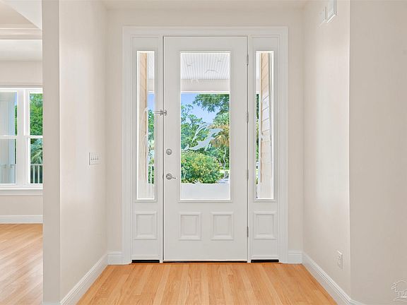 4th image of 4561 Sabine Dr