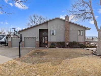 1425 18th Ave NW, Minot, ND, 58703