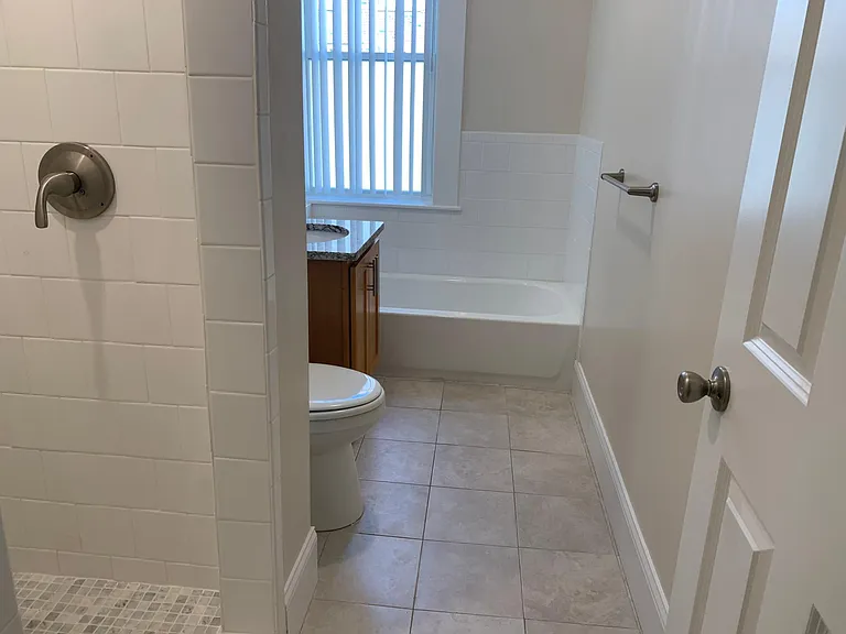 12 Short St #6 — Photo 10