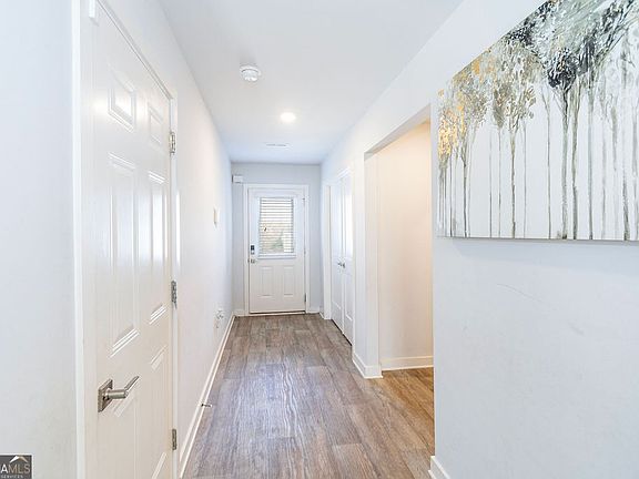 3rd image of 52 Cowpen St