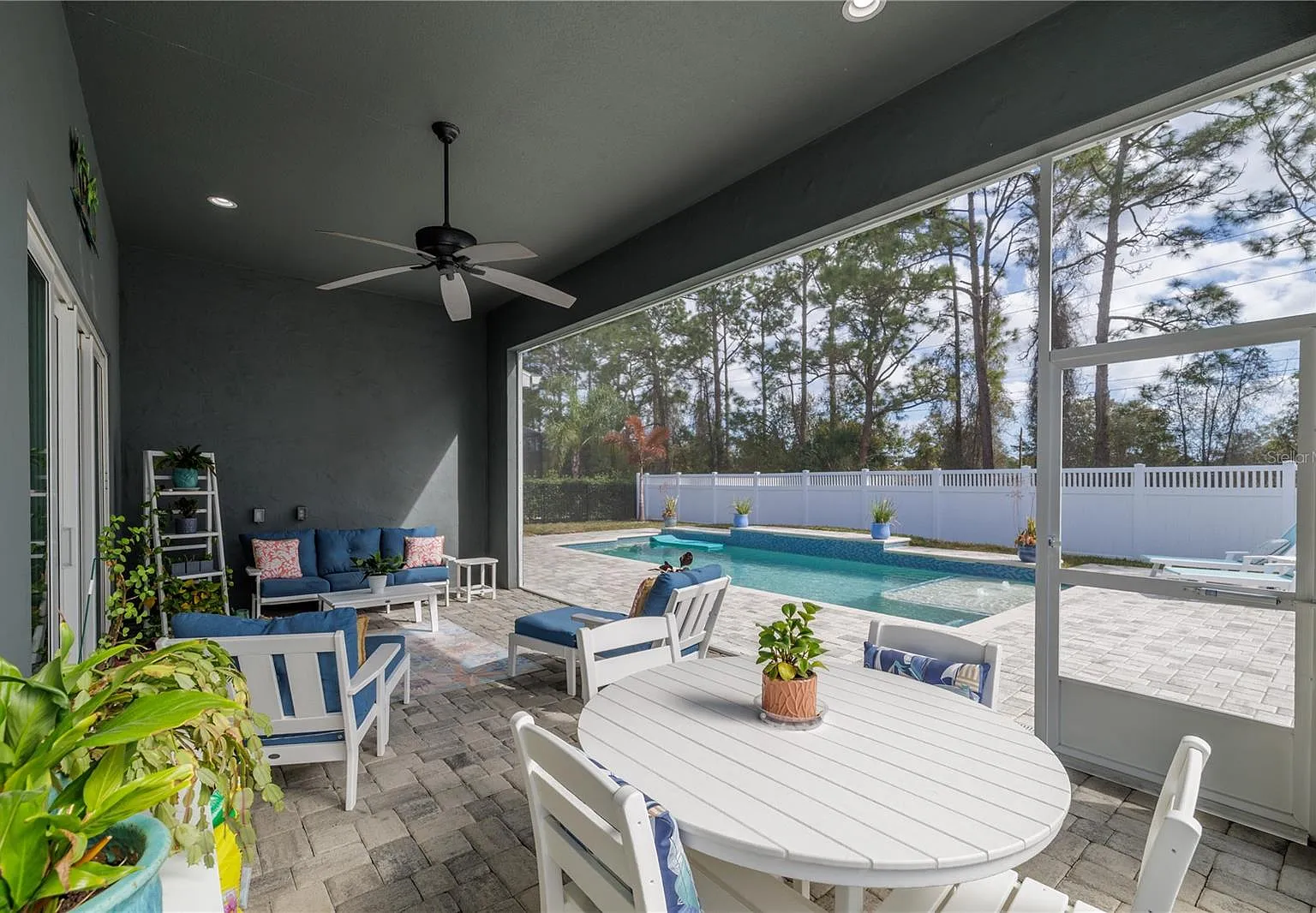 3 bed, 1709 sqft, $3,650 — Photo 1