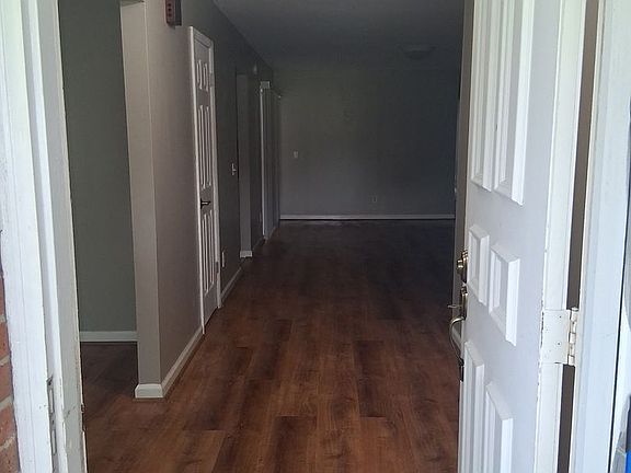 3rd image of 5111 Fairfax E