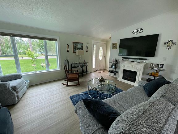 5th image of 111 Pinecrest Dr