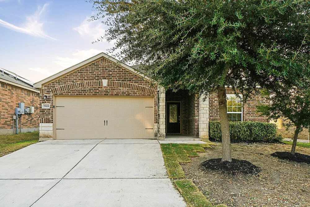 3 bed, 2.0 bath, 1541 sqft, $1,840 — Photo 1
