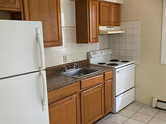 2nd image of 125 E High St #5
