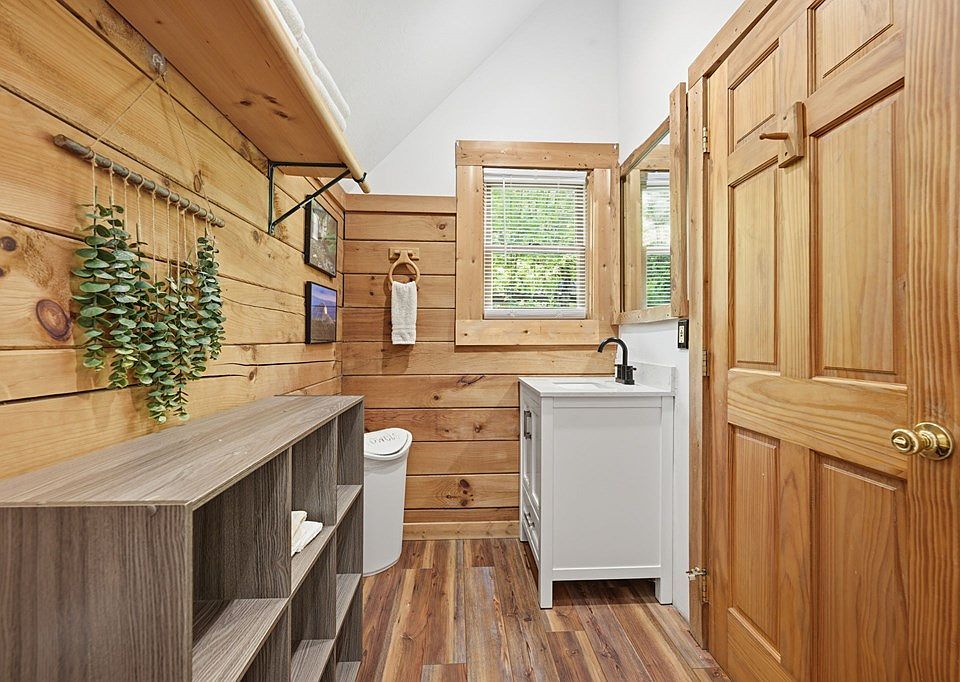 13th image of 125 Mulberry Ln
