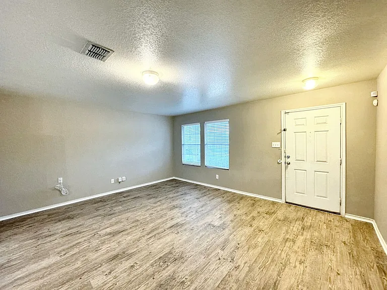 9926 Amber Ledge — Photo 4
