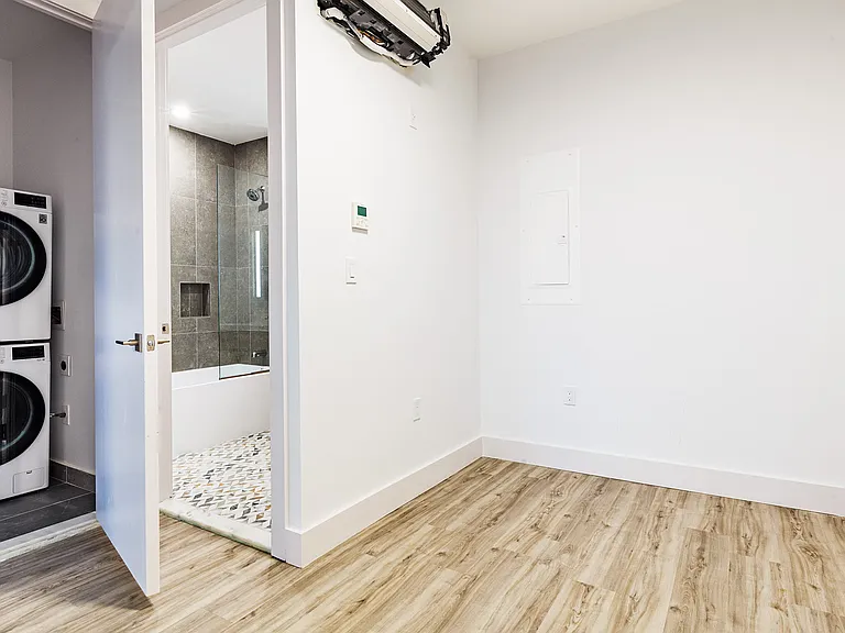 584 4th Ave #201 — Photo 7