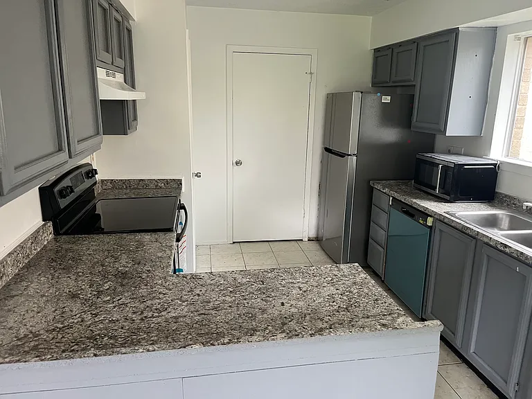 16938 Nicole Ln — Photo 13