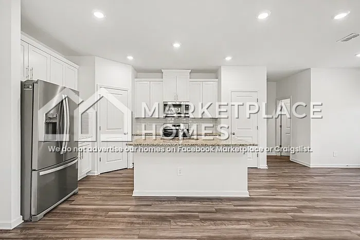 3 bed, 2.5 bath, 1579 sqft, $1,995 — Photo 4