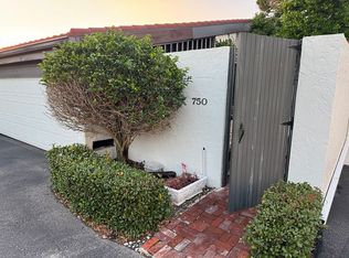 750 Sarabay Rd #1, Osprey, FL 34229