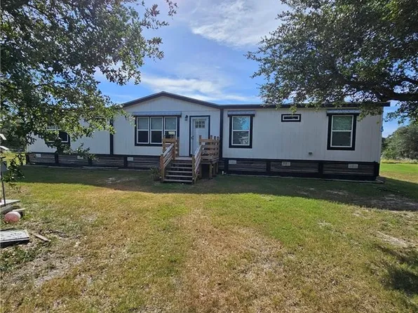 295 Griffith Dr, Rockport, TX 78382