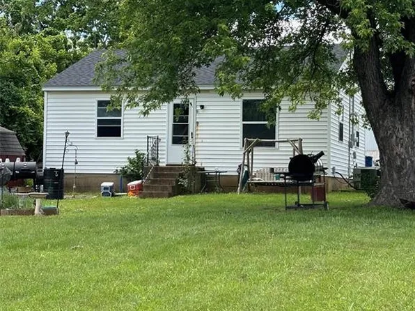 910 E South St, Park Hills, MO 63601