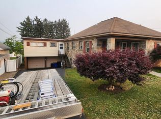 208 Hillcrest Rd, New Holland, PA 17557