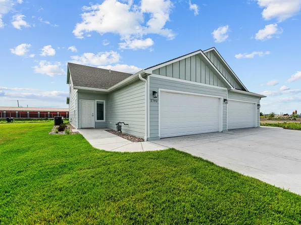 2702 Tim Rogers Ln, Salina, KS 67401