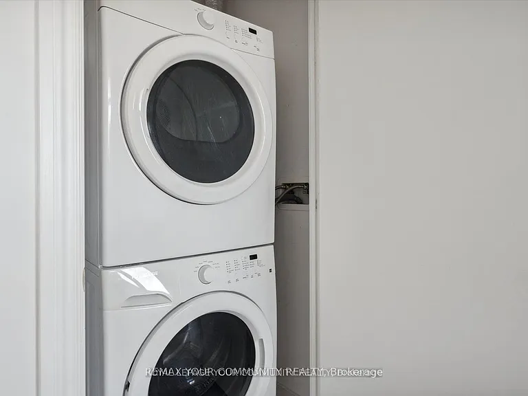 9471 Yonge St #230 — Photo 23
