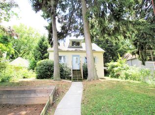 9 Nixon Dr, Rochester, NY 14622