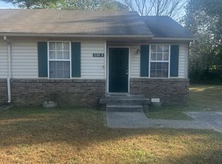 636 R S Bradley Blvd #B, Clarksville, TN 37042