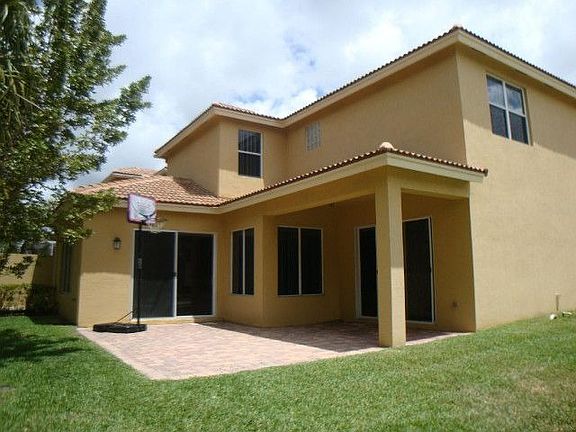 3rd image of 10235 Isle Wynd Ct