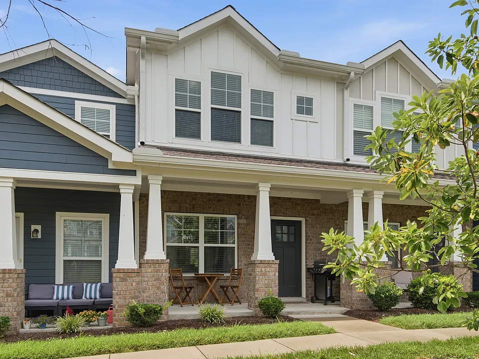 923 Ashland Place Dr