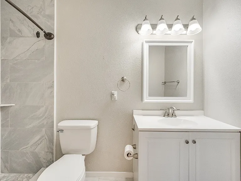255 Paradise Blvd #10 — Photo 25