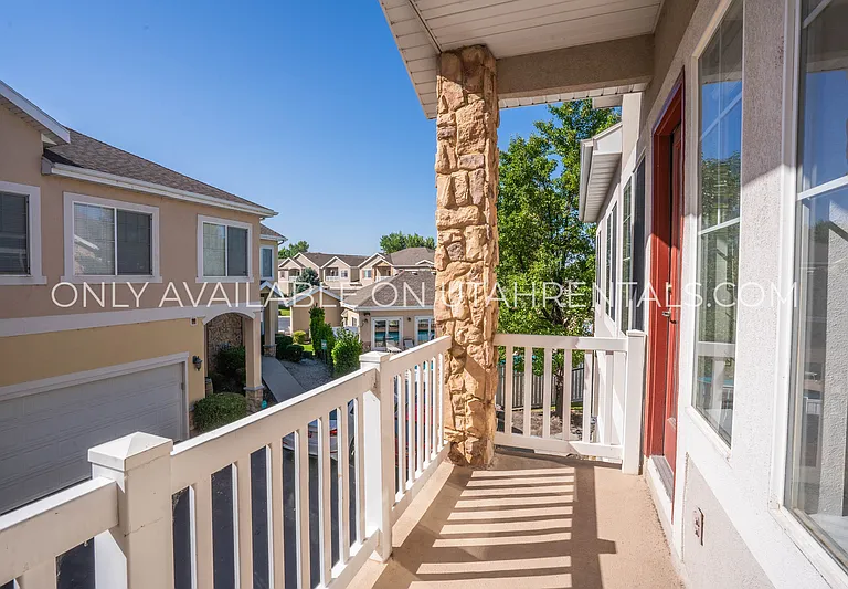 1052 Canyon Meadow Dr #3 — Photo 14