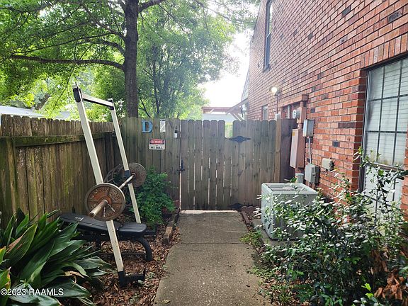 2nd image of 212 Yvonne St APT D