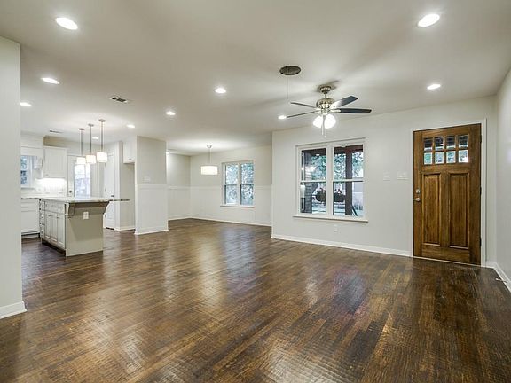 2nd image of 10729 Lake Gardens Dr