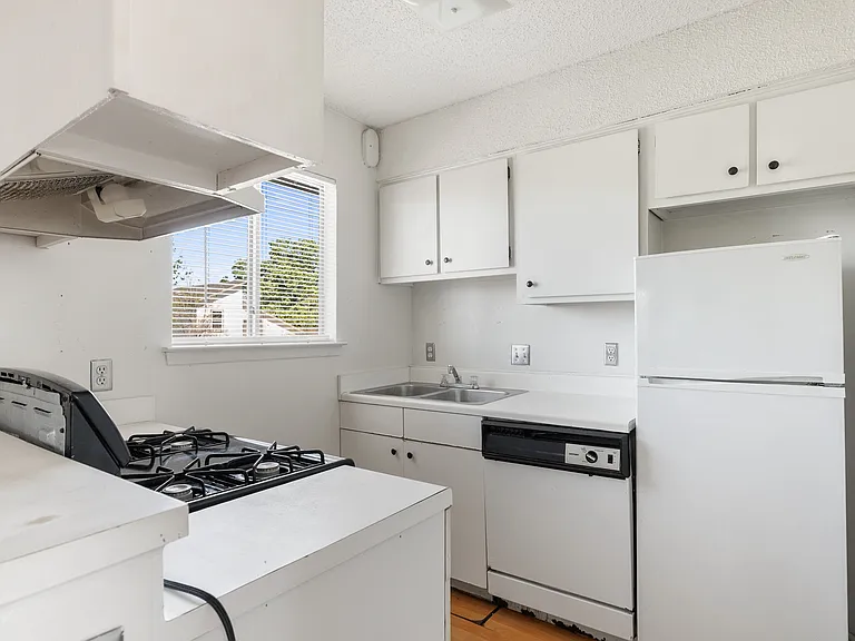 515 Krebs Ln #201 — Photo 5