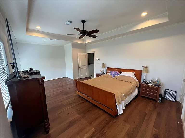 2807 Albany St — Photo 18