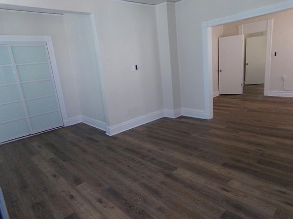 3rd image of 1047 N Pearl St APT 3