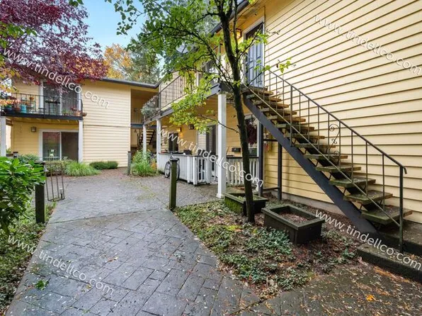 3531 SW Troy St APT 10, Portland, OR 97219