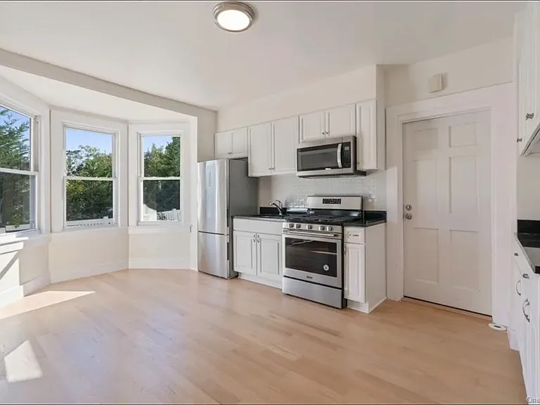 24 Weaver St #A — Photo 4