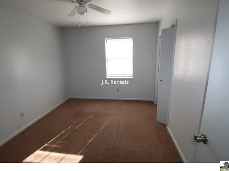 803 Michelle Dr — Photo 13