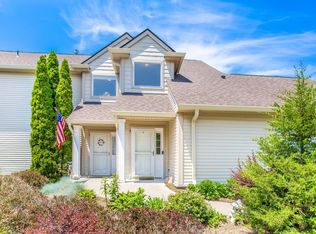 4 Caleb Ct #906, Hamburg, NJ 07419