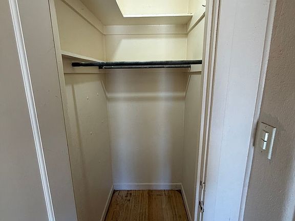 3rd image of 113 Girard Blvd SE #B