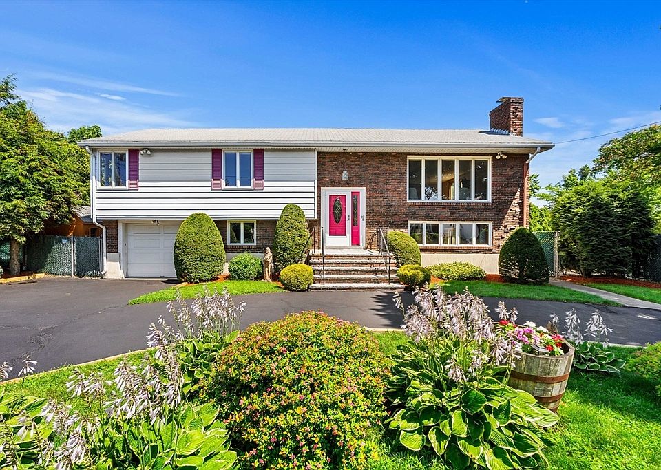 1st image of 76 Cushing Ave