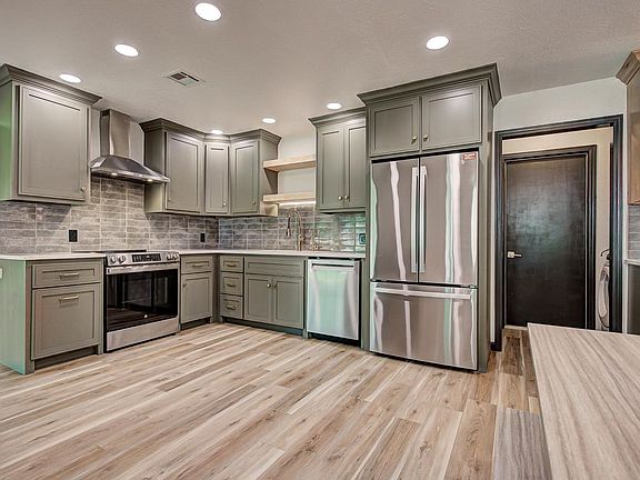 3rd image of 333 S La Mesa Dr