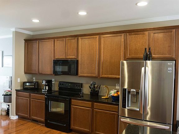 4th image of 2466 Mildon Hall Ln