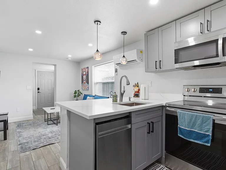 308 W Amelia Ave #5 — Photo 6