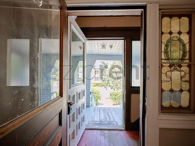 30 Forest Park Ave #1 — Photo 2