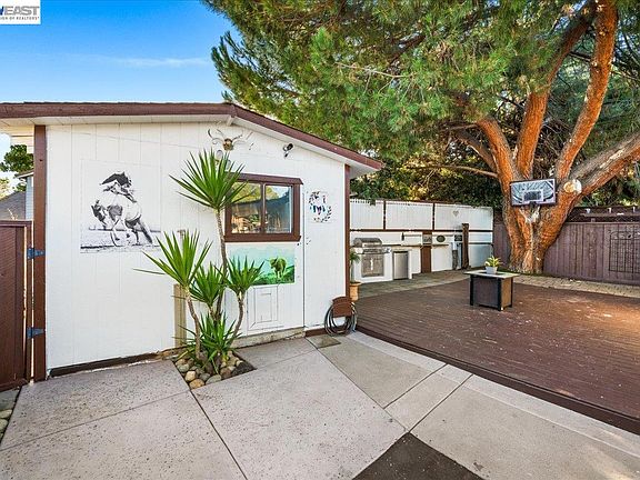 2nd image of 1866 Montecito Cir #33