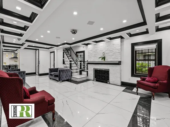 1024 East 26th Street image 4 of 16