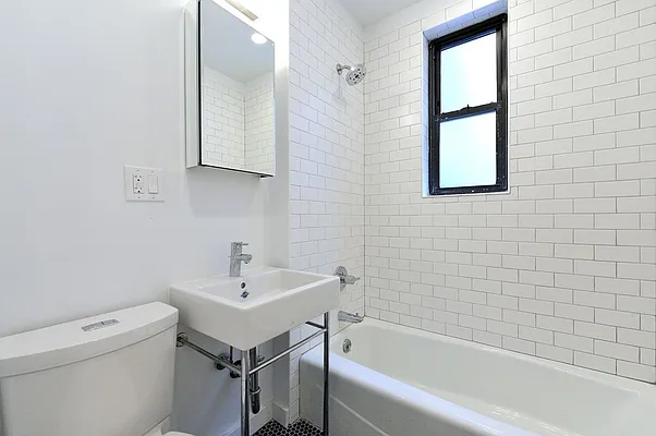 Rented by Aether Property Group | media 2