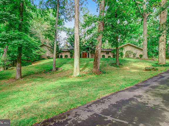 2nd image of 7652 Burford Dr
