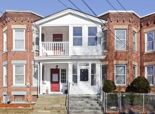 41 Davis St, Holyoke, MA 01040